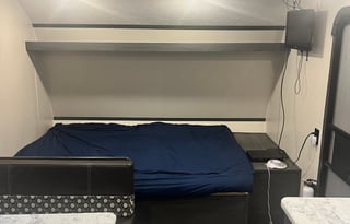 Clean Camper, pet friendly and delivery available!