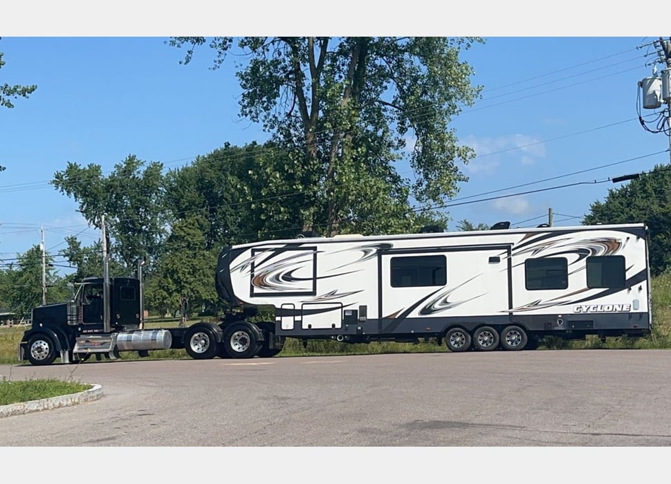 Fifth Wheel rentals in Manlius