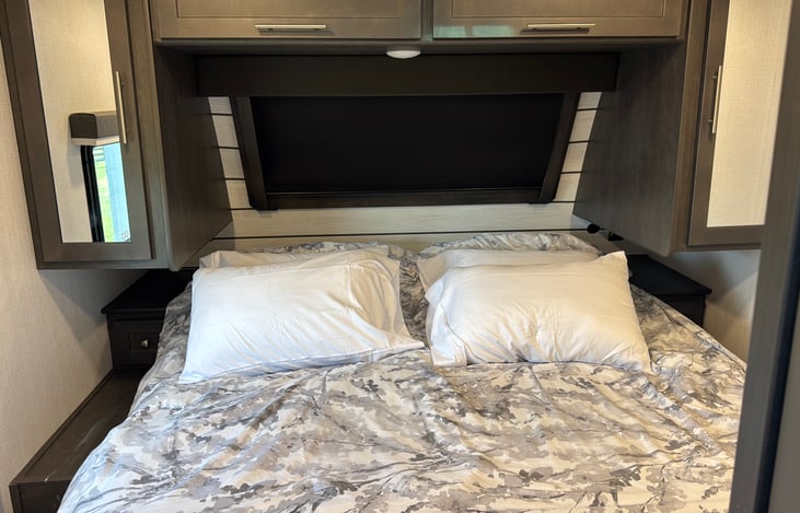 Private front bedroom with King size bed. Offers plenty of storage space as well