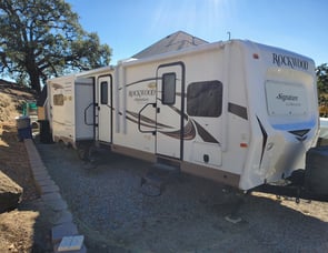 Forest River RV Rockwood Signature Ultra Lite 8327SS