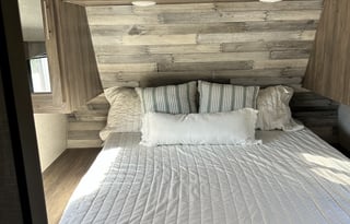 2021 Crossroads–Bunkhouse & Outdoor Kitchen-Slps 8