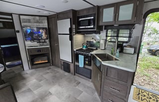 2021 Dutchmen RV Coleman Light 2715RL