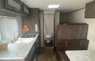 2021 Dutchmen RV Coleman Lantern LT Series 17B