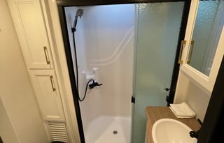 2-Bedroom Camper with Loft Spacious Fully Equipped