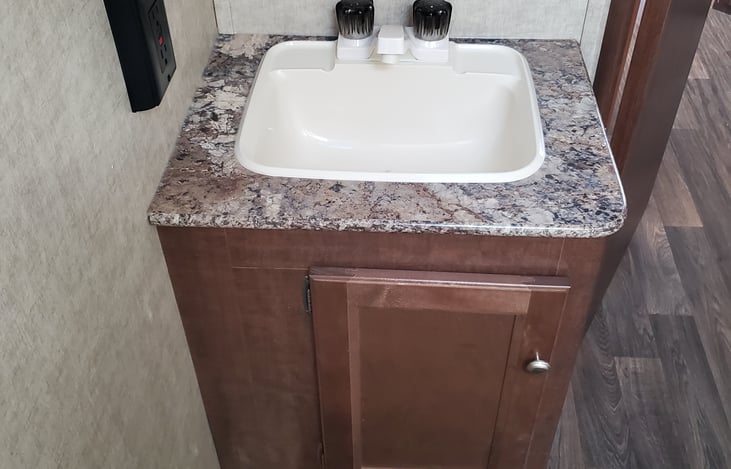Bathroom sink