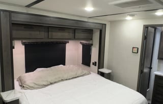 Glamping Getaway – FR3 34DS