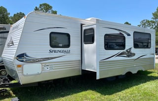 Keystone Springdale - SLEEPS 6 / PET FRIENDLY