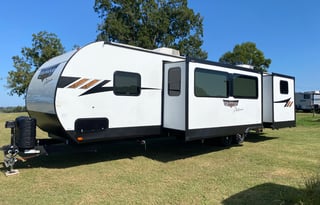 Maximus - 2023 FR Wildwood 31KQBTS (Delivery Only)