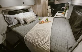Beyond Glamping-Starlink Included-The Silver Spoon