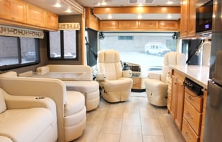 2021 Tiffin Luxury Diesel Pusher - Bath & 1/2!!