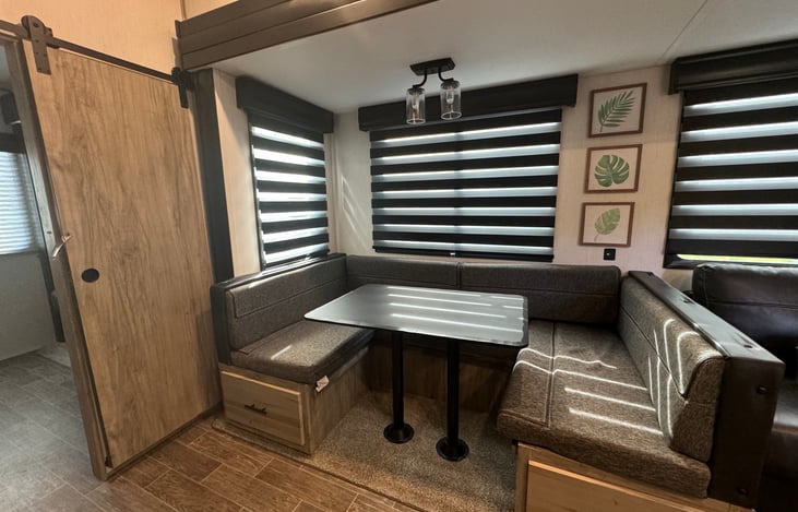 Dinette converts to a bed