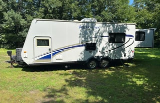 2010 Jayco Jay Feather EXP 213 (Very clean camper)