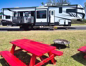 Alliance RV Valor 42V13