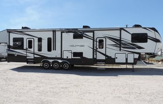 2018 Dutchmen Voltage 4005