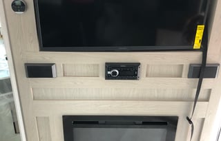 Ultimate Retreat on Wheels - Sleeps up to 10