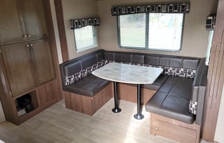 2018 Dutchmen RV Coleman Lantern Series 300TQ