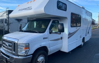 2014 Thor Motor Coach Four Winds 23A Grizzly3