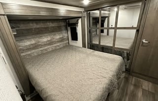 "Hill Country Cougar" Keystone Cougar 368MBI