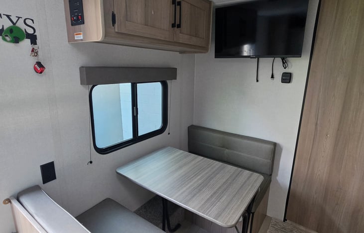 Convertible Dinette