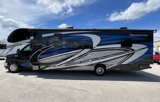 2022 Thor Motor Coach Quantum WS31 - War Machine