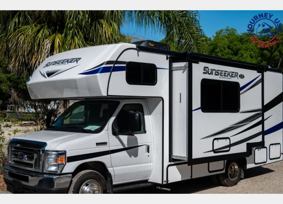 Class C Motor Home rentals in Bowling Green