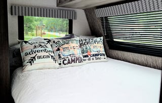 Cute loaded camper w/bunkbeds-2022KZSportsman181BH