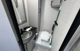 2025 30ft Coachmen 27QB - Sleeps 6