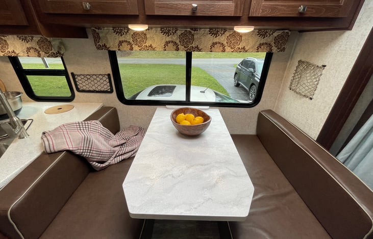 Dinette, also converts to twin size bed