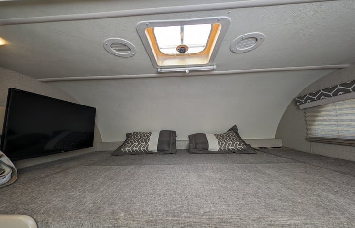 Spacious loft with TV