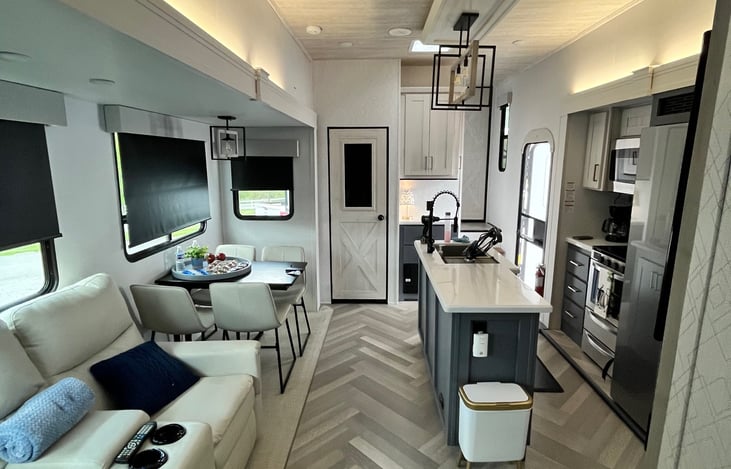 Living Area / Kitchen