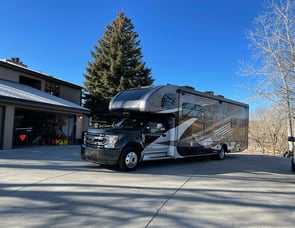 Thor Motor Coach Magnitude SV34