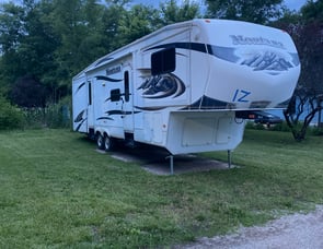 Keystone RV Montana 3750 FL
