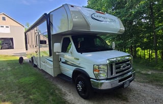 2015 Coachmen RV Leprechaun 317SA Ford 450