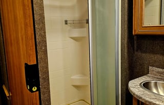 2019 Thor motor coach challenger 37tb