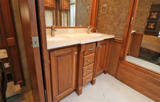 2011 Tiffin Phaeton | Luxury 42' Bath & Half