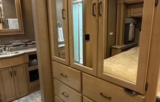 Sunshine Cruiser – All Inclusive Resort on Wheels