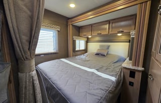 2019 Thor Motor Coach Daybreak 22DB