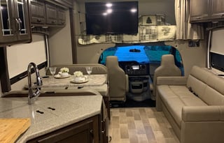 Unlimited Miles - Bunk Beds - 5 TVS - Sleeps 10-12