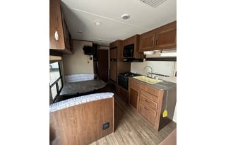 "Sweet Escape" Spacious 10-Person RV