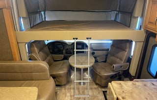2017 Thor Motor Coach Challenger 37TB