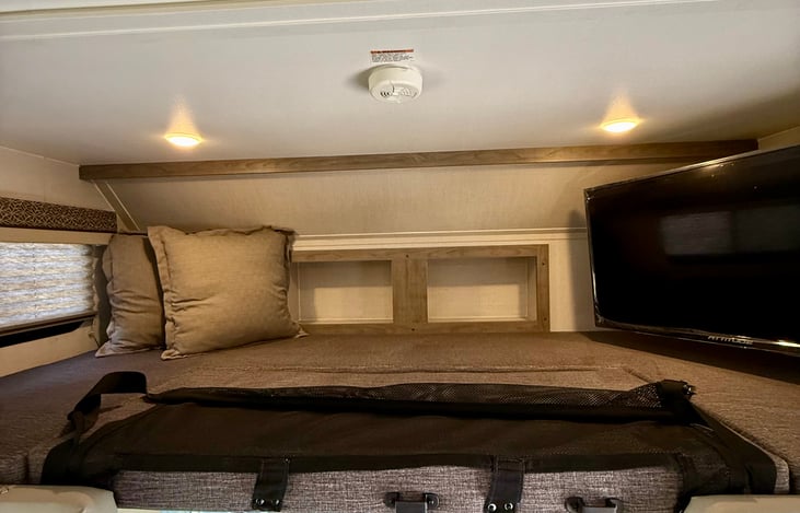Overhead twin bunk