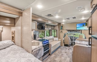 27:*NEW* 2022 Thor LUXURY KING Bed, 8Sleeper,Solar