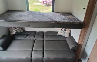 2023 Forest River Cherokee Alpha Wolf 33BH-L