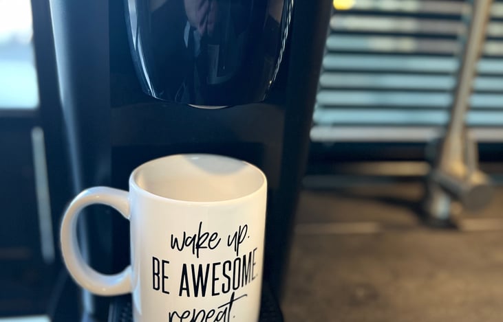 Keurig Coffee maker and K cups provided . 4 coffee mugs also provided. This coffee maker requires electricity.