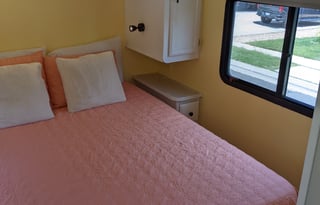 Lady Sol, Spacious Remodeled Winnebago