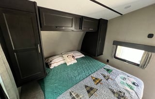 Bumper pull toy hauler