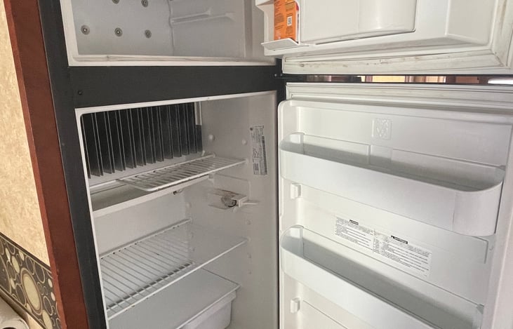 Big fridge and freezer. gets very cold!