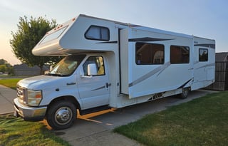 2010 Four Winds RV Chateau 31B