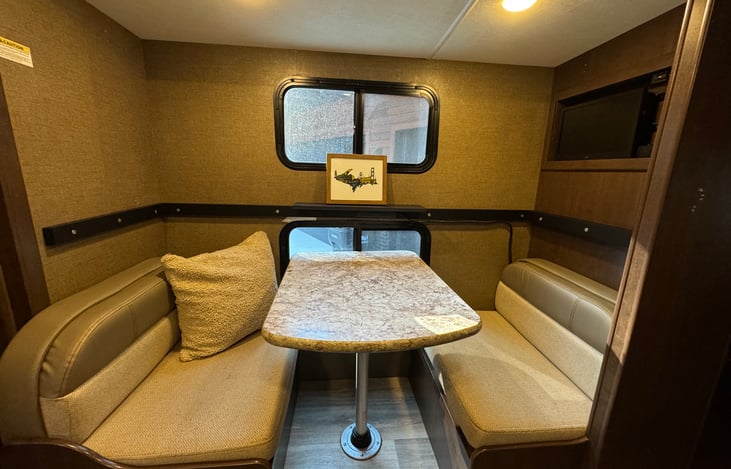 Extra dinette or office space!