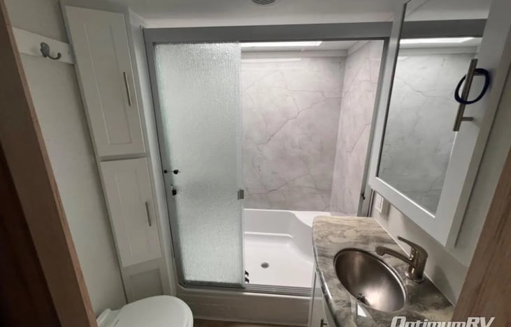 Bathroom with ENDLESS hot water.